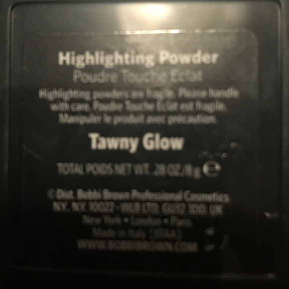 Bobbi Brown highlighting powder in Tawny Glow - Picture 3 of 3